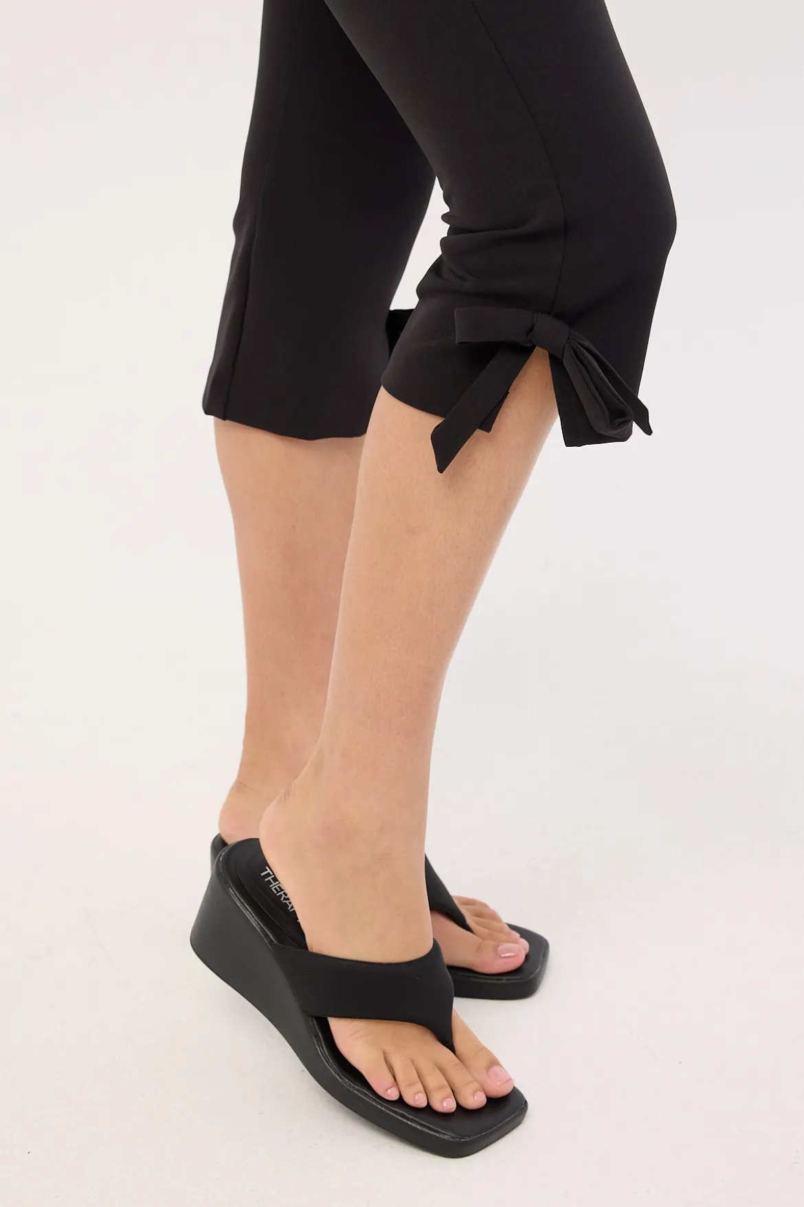 Lucy Capri Pants Black