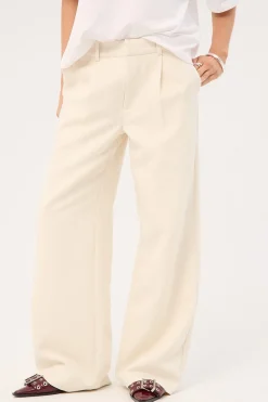 Lupa Mid Rise Pleated Pant Cream