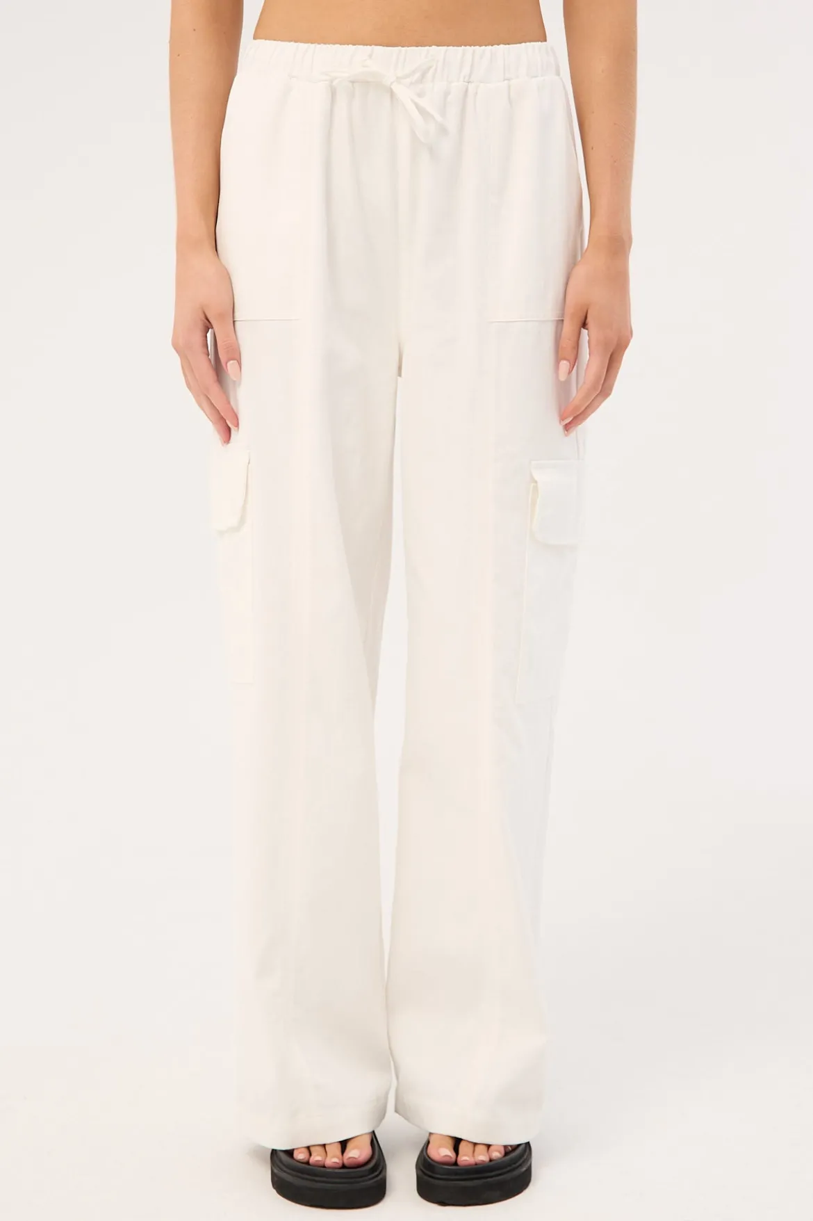 Maisy Mid Rise Cargo Pant White