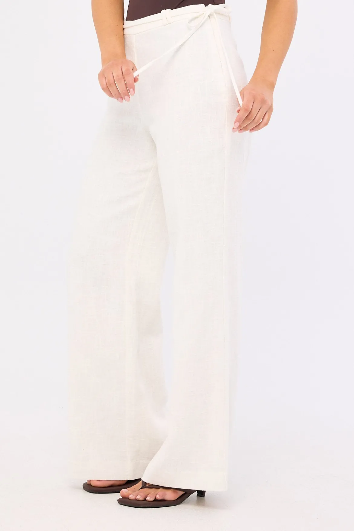 Marlo Mid Rise Menorca Pant White