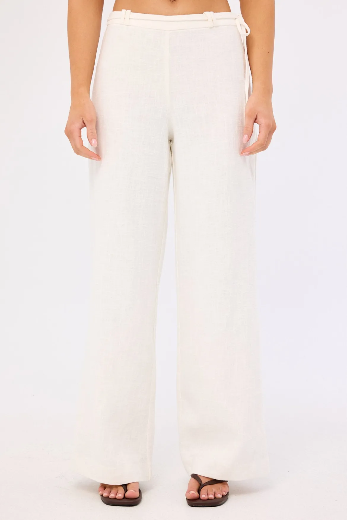 Marlo Mid Rise Menorca Pant White