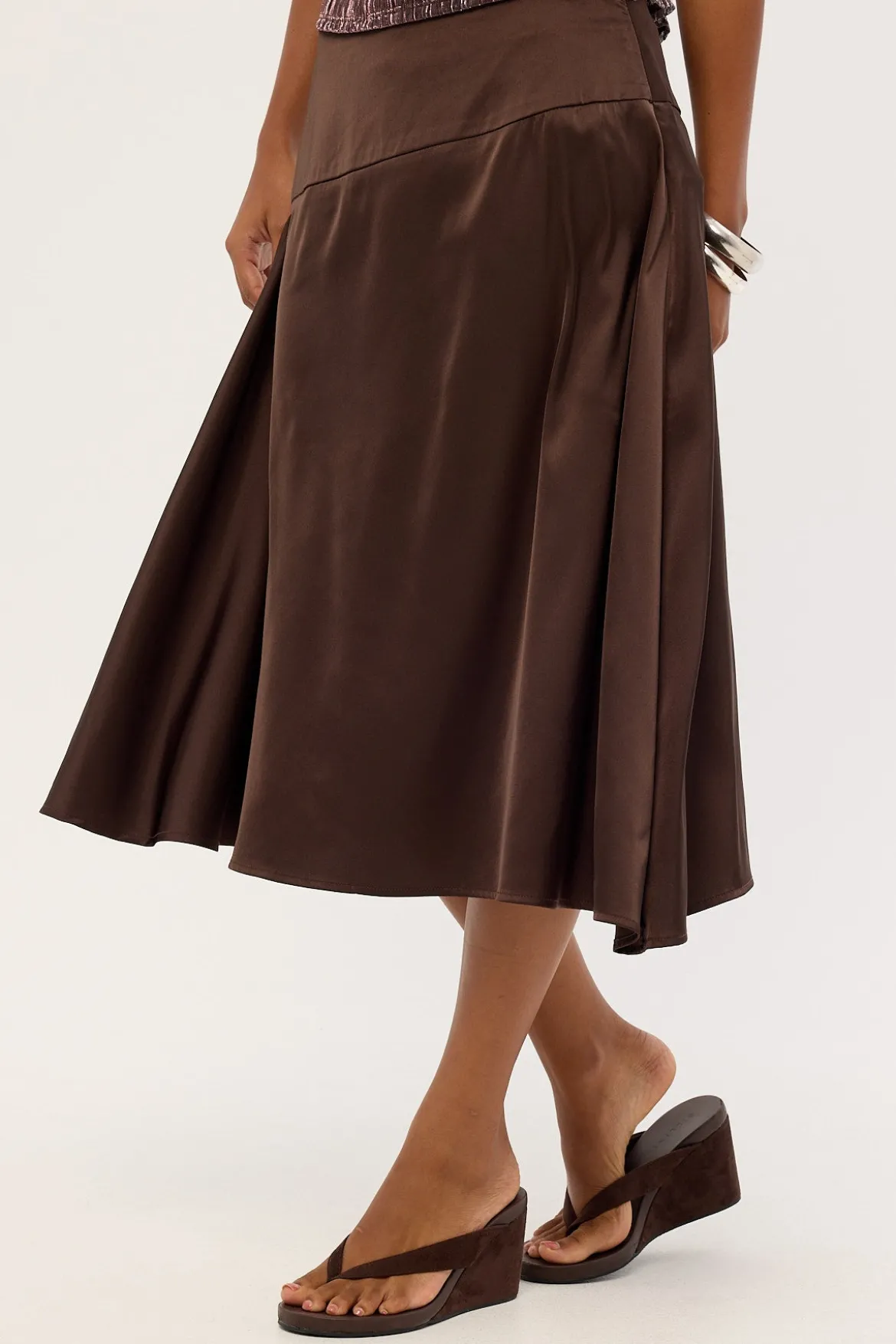 Motel Manyala Skirt SATIN DARK BROWN