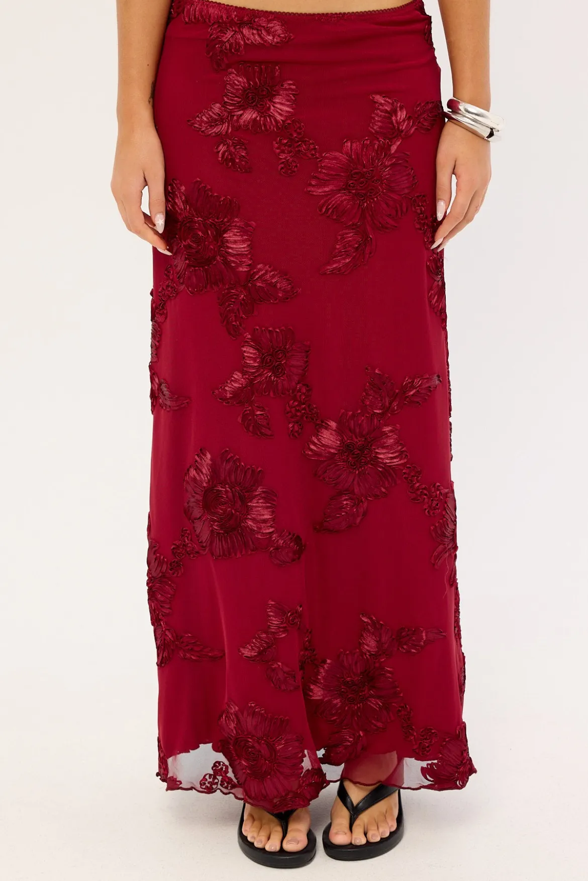 Nia Applique Mid Rise Maxi Skirt Burgundy