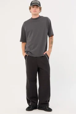 Oscillate Baggy Sweatpant Black