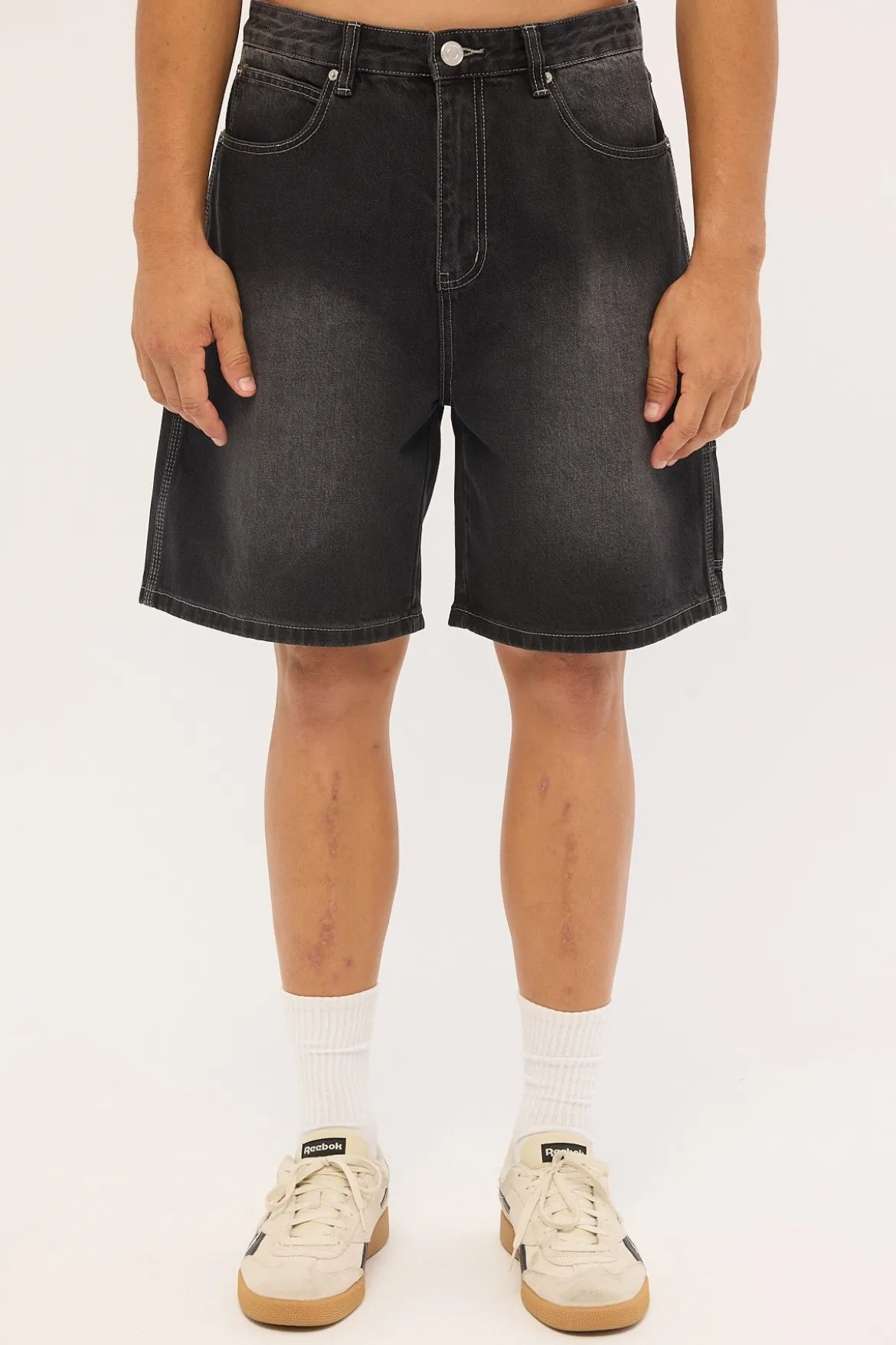 Oval Carpenter Jort Washed Black