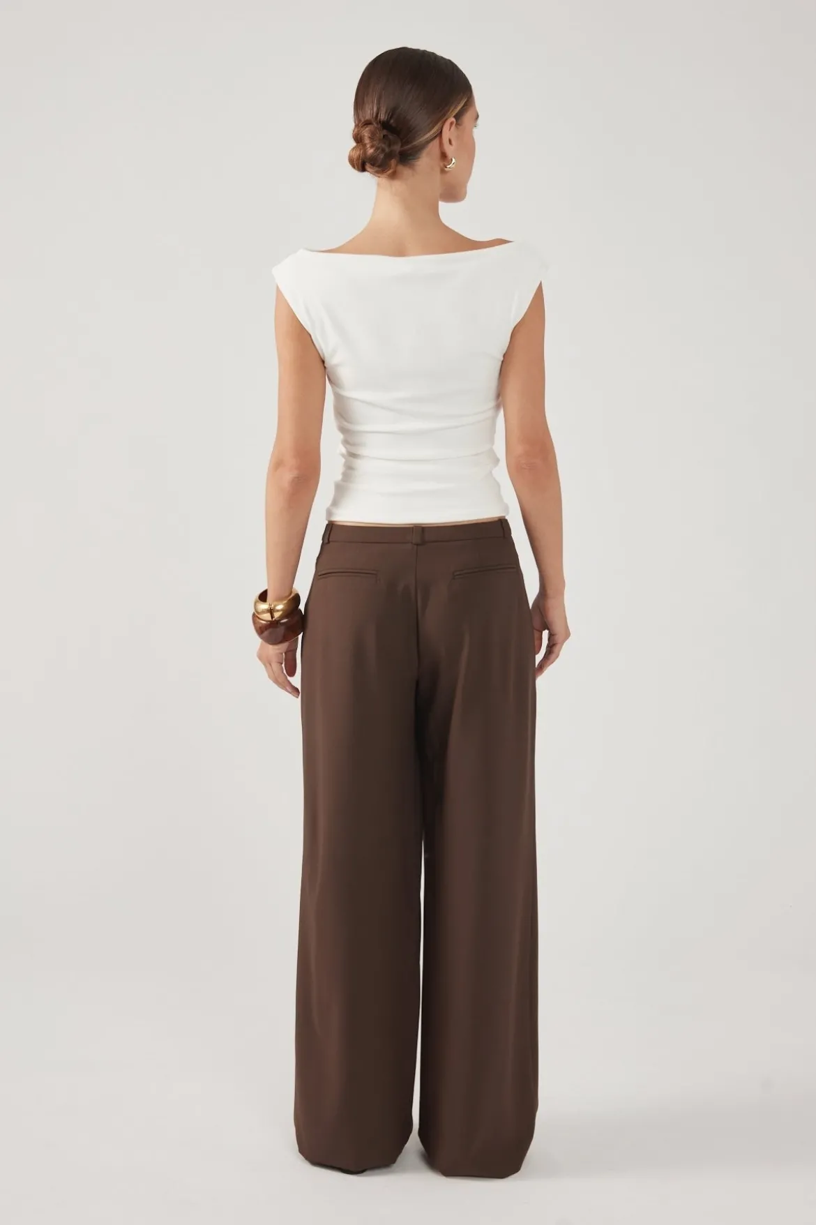 Rae Low Rise Pleated Pant Brown