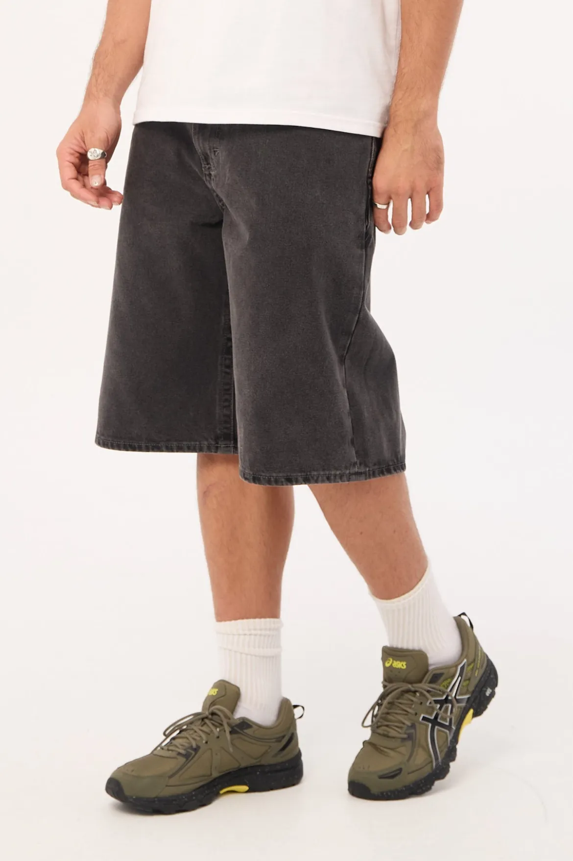 RC A6 Big Board Short Bazza Washed Black