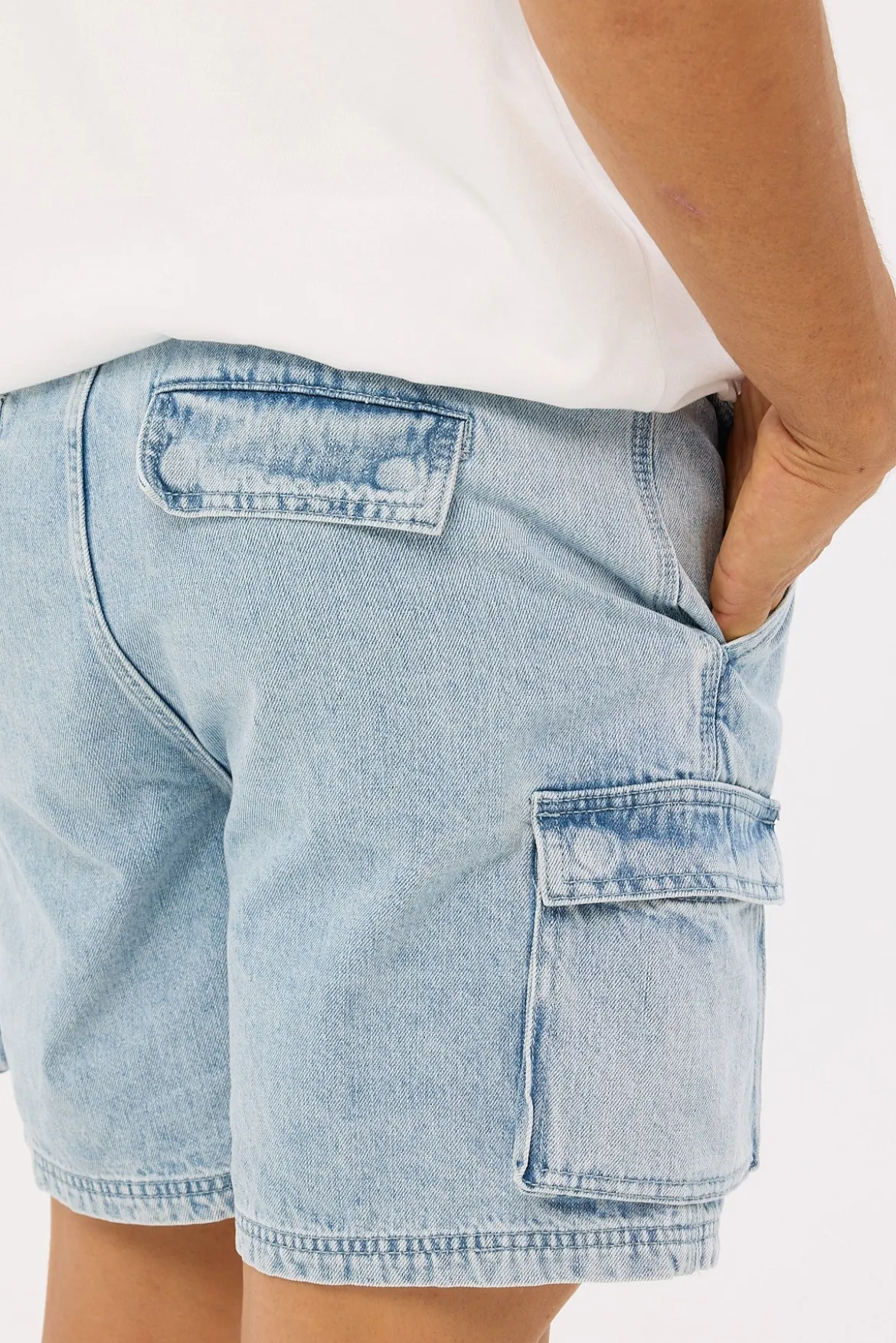 Relaxed Cargo Short Light Blue Denim