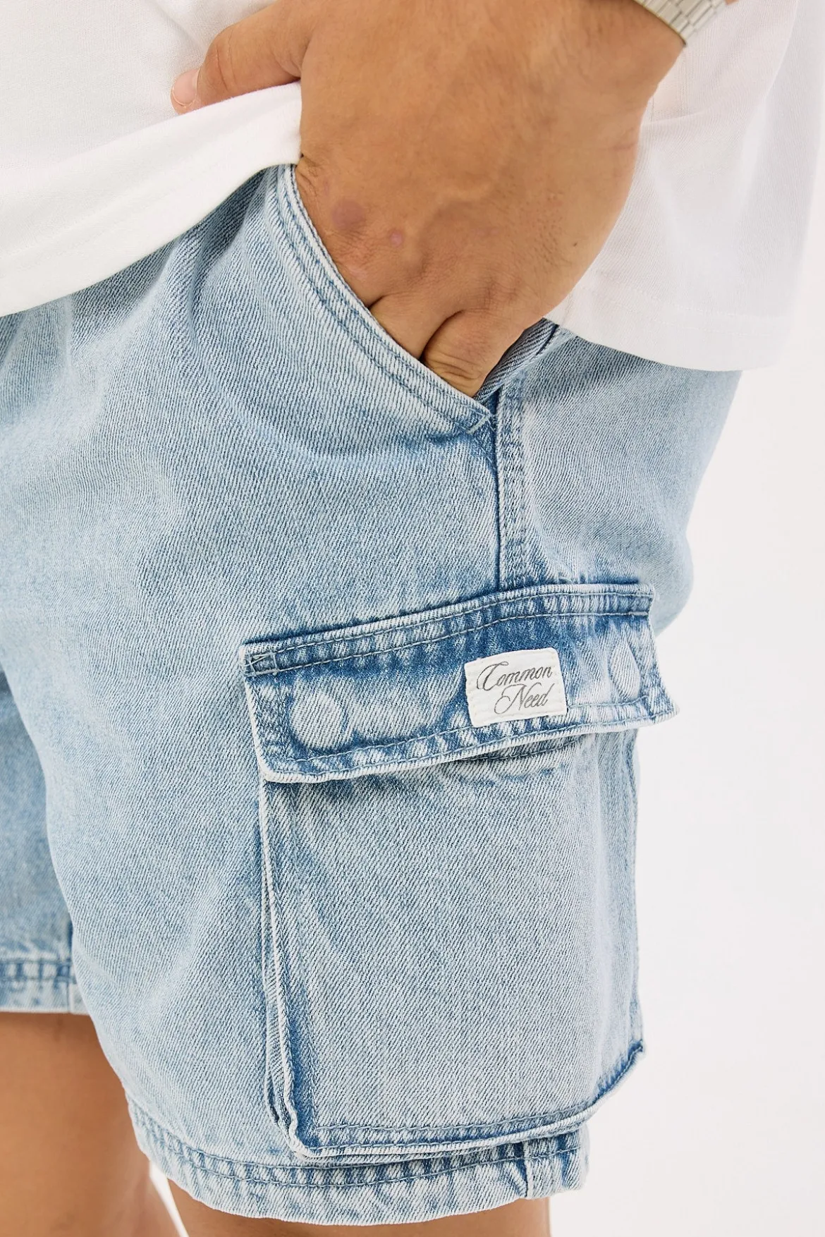Relaxed Cargo Short Light Blue Denim