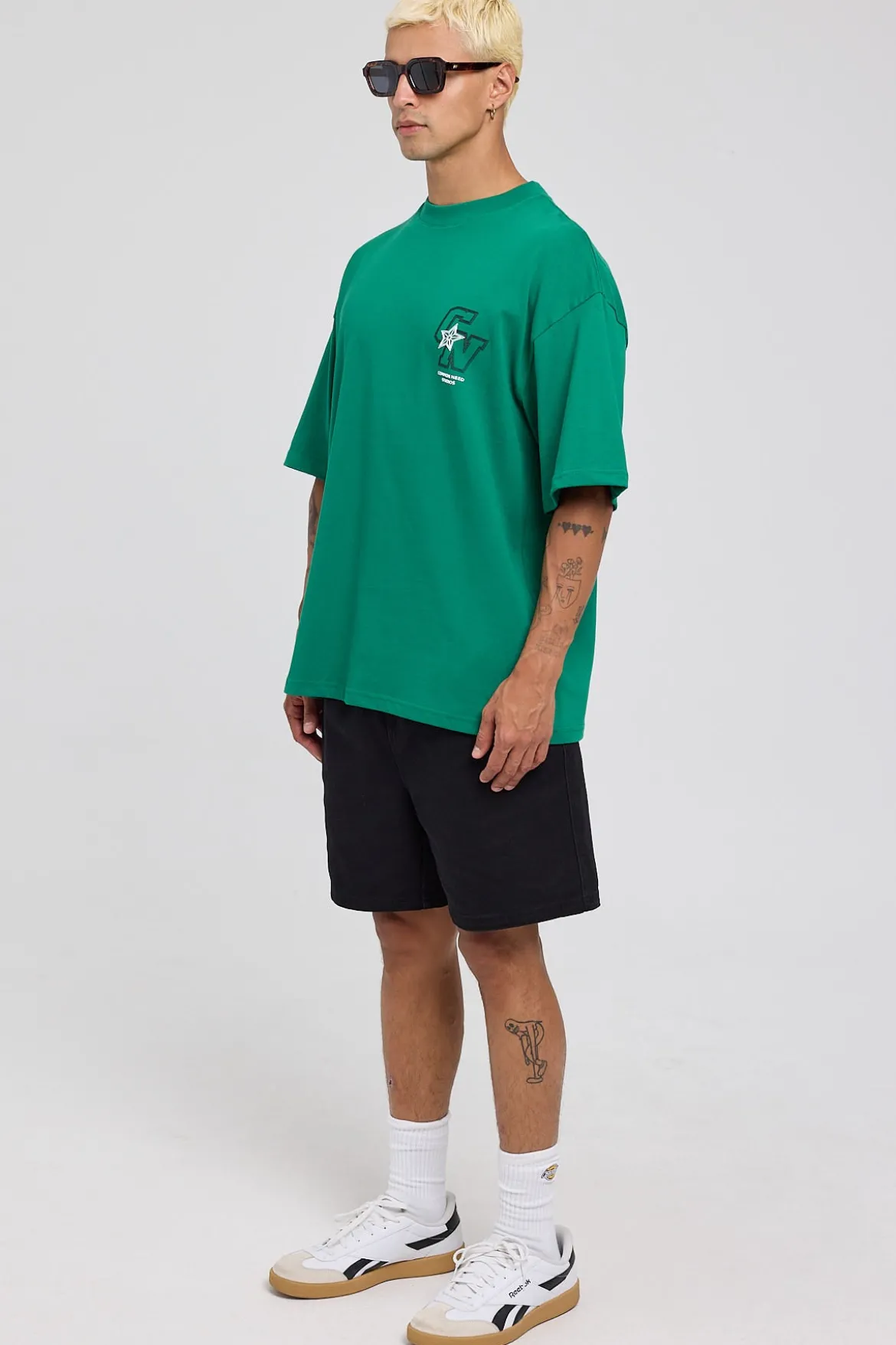 Relaxed Walk Short Washed Black