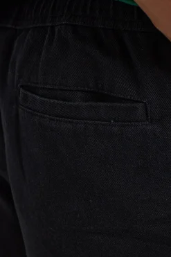 Relaxed Walk Short Washed Black