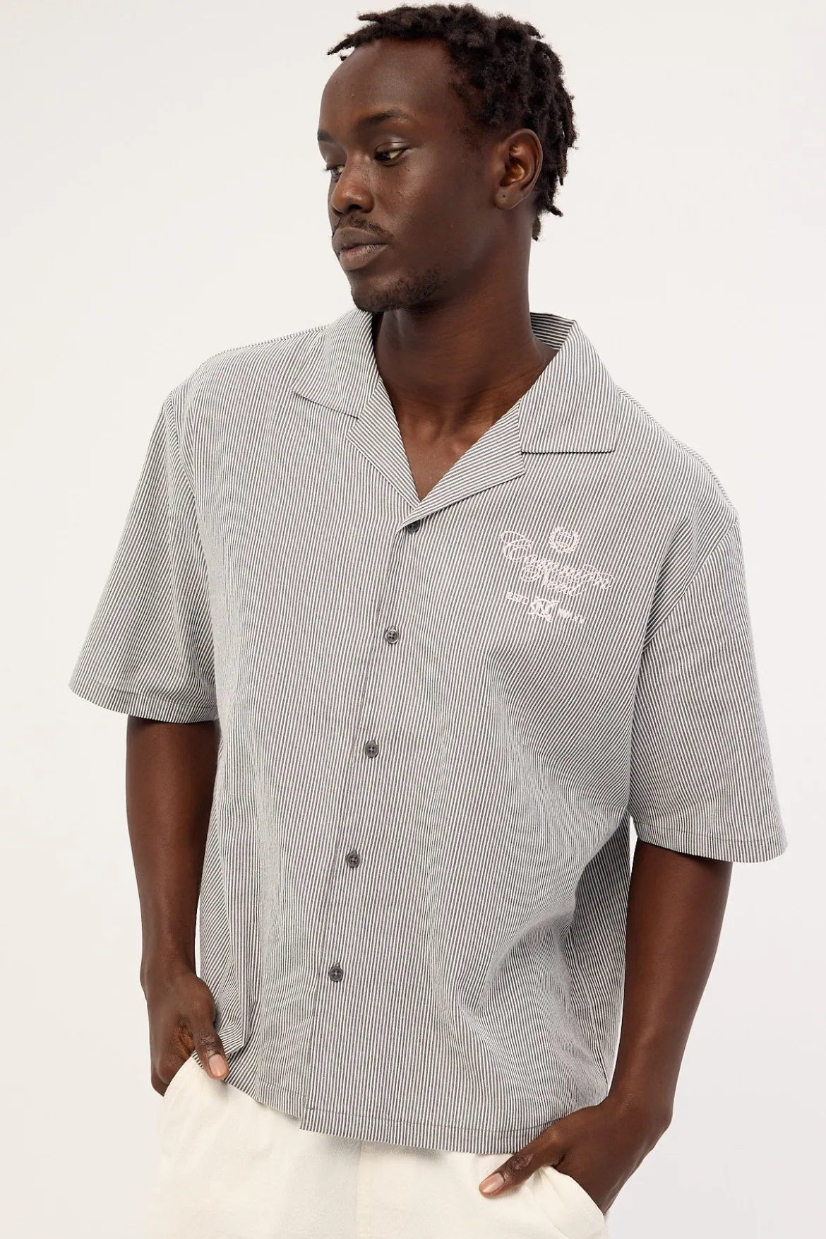 Relay Boxy Cropped Resort Shirt Off Black