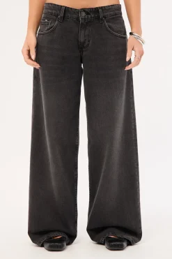 Roomy Low Rise Jean Washed Black Grey