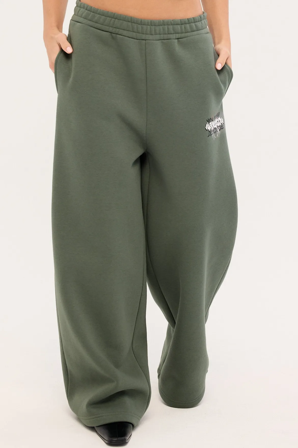 Scrawl Straight Leg TrackPant Khaki Green