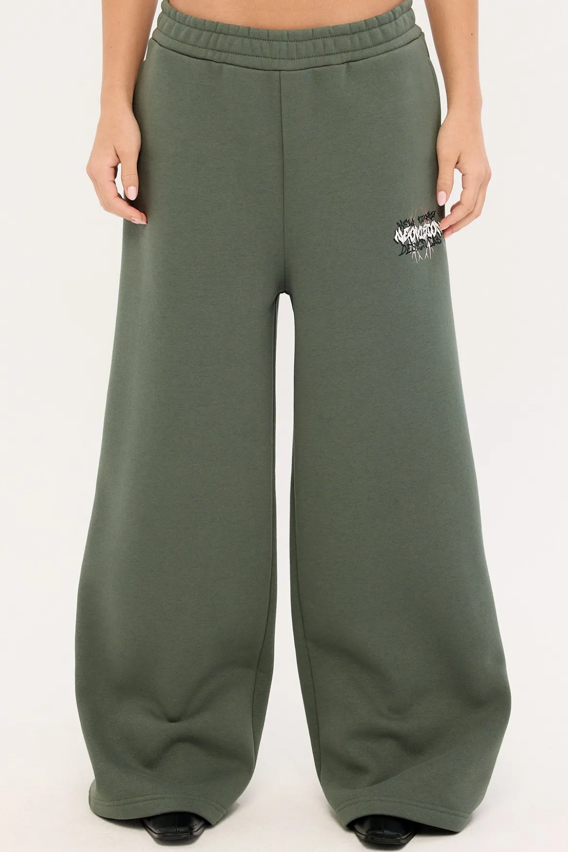 Scrawl Straight Leg TrackPant Khaki Green