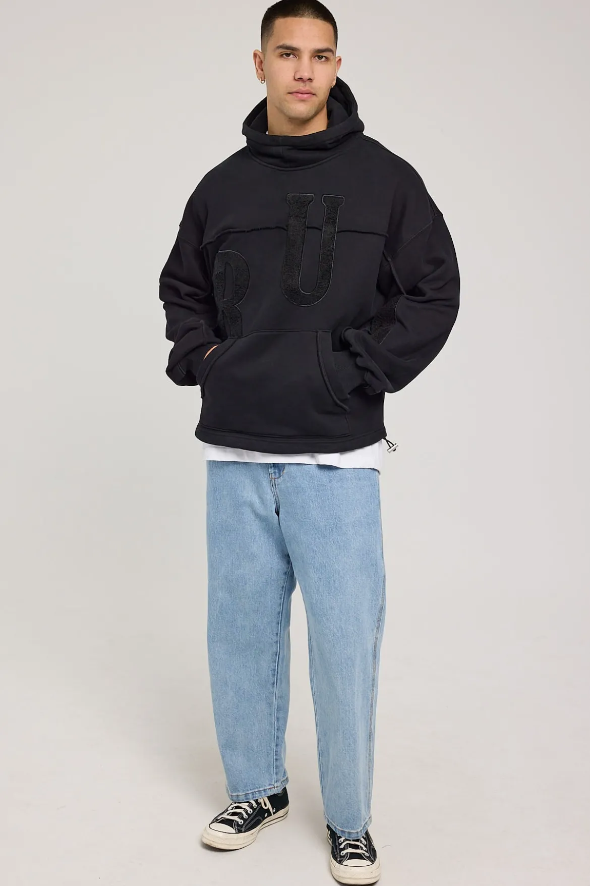 Season Hoodie Black