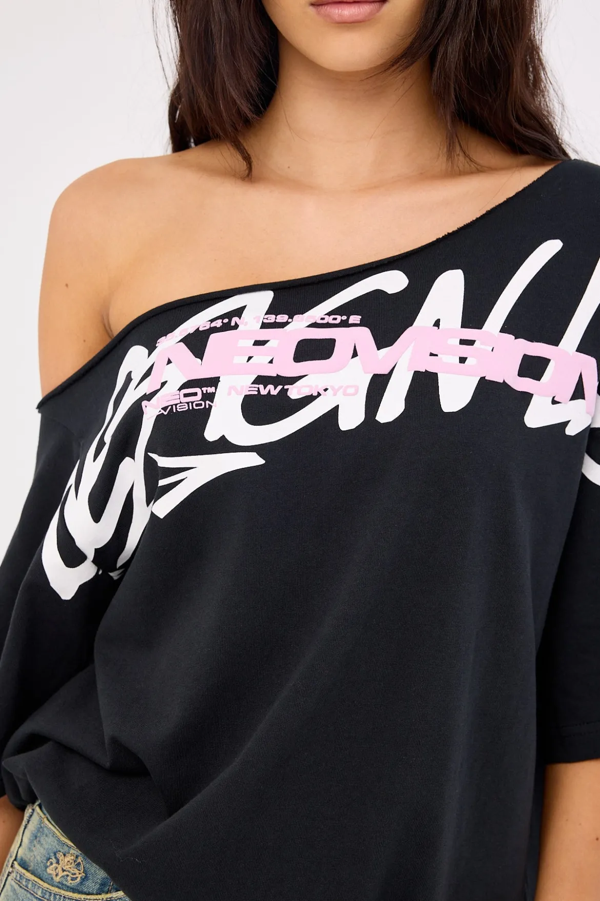 Shard Off Shoulder Relaxed Tee Black