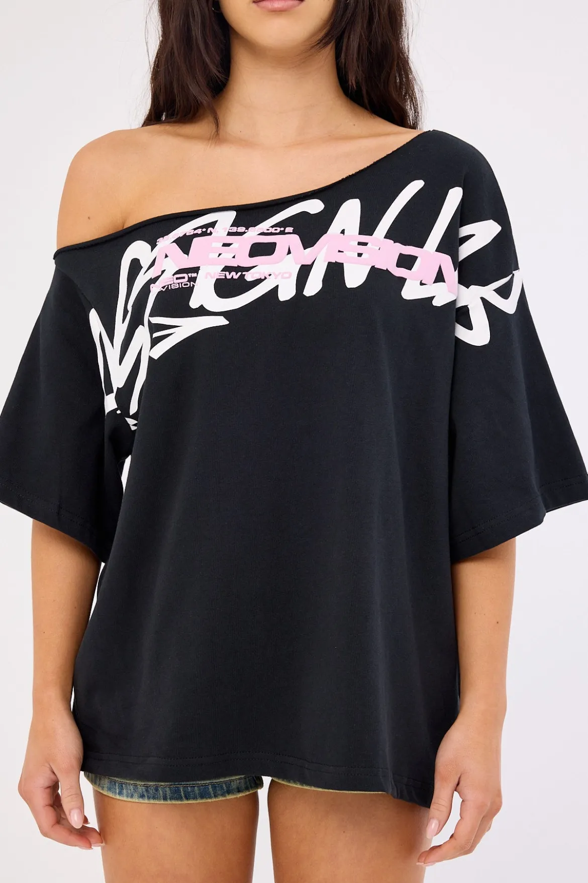 Shard Off Shoulder Relaxed Tee Black