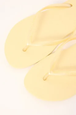 Slim Basic Thong Buttercream