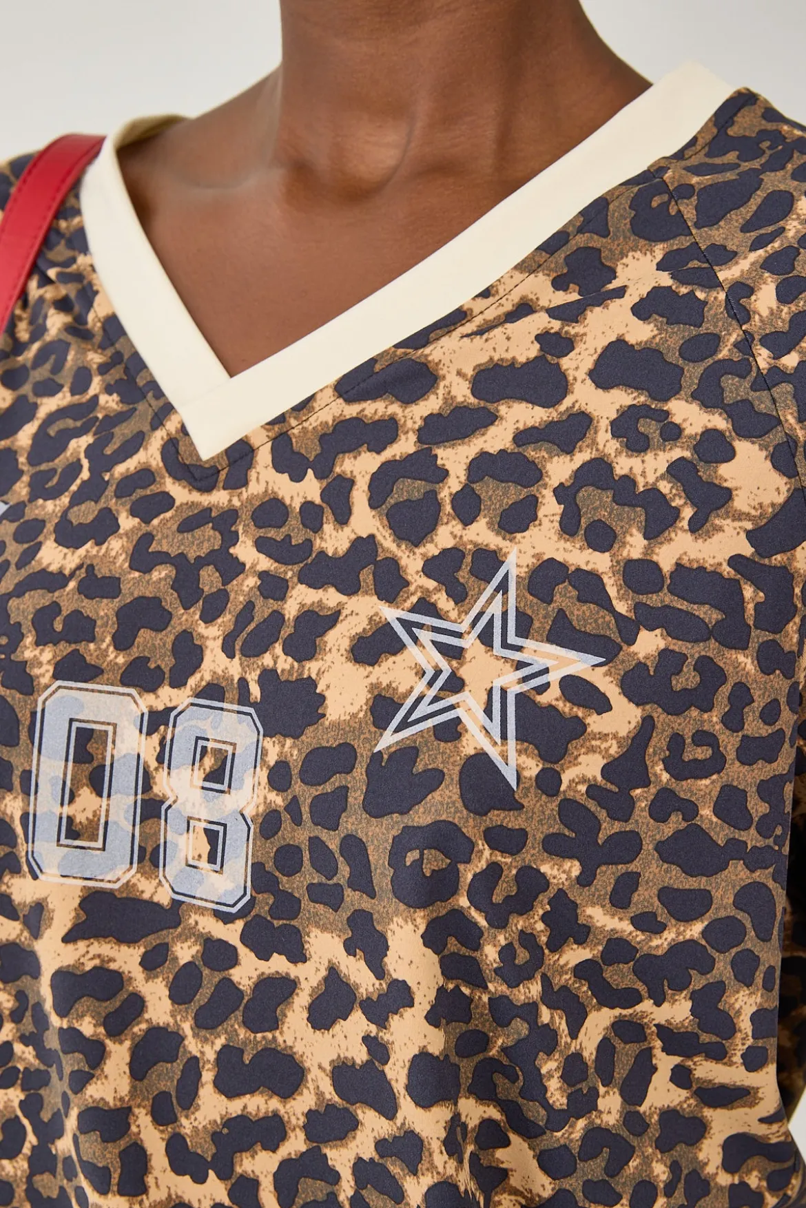 Spectate Top Leopard