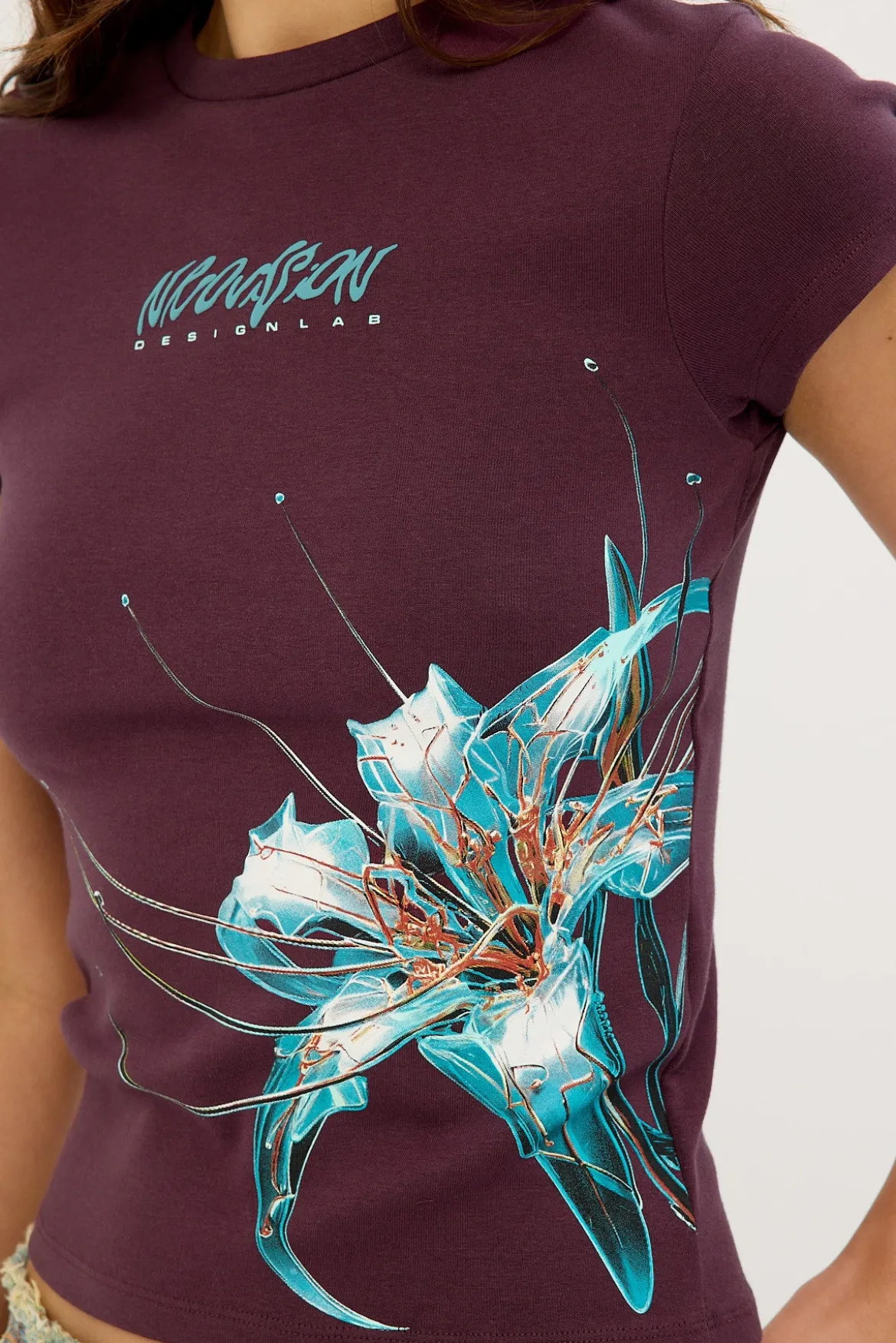Spider Lily Baby Tee Burgundy