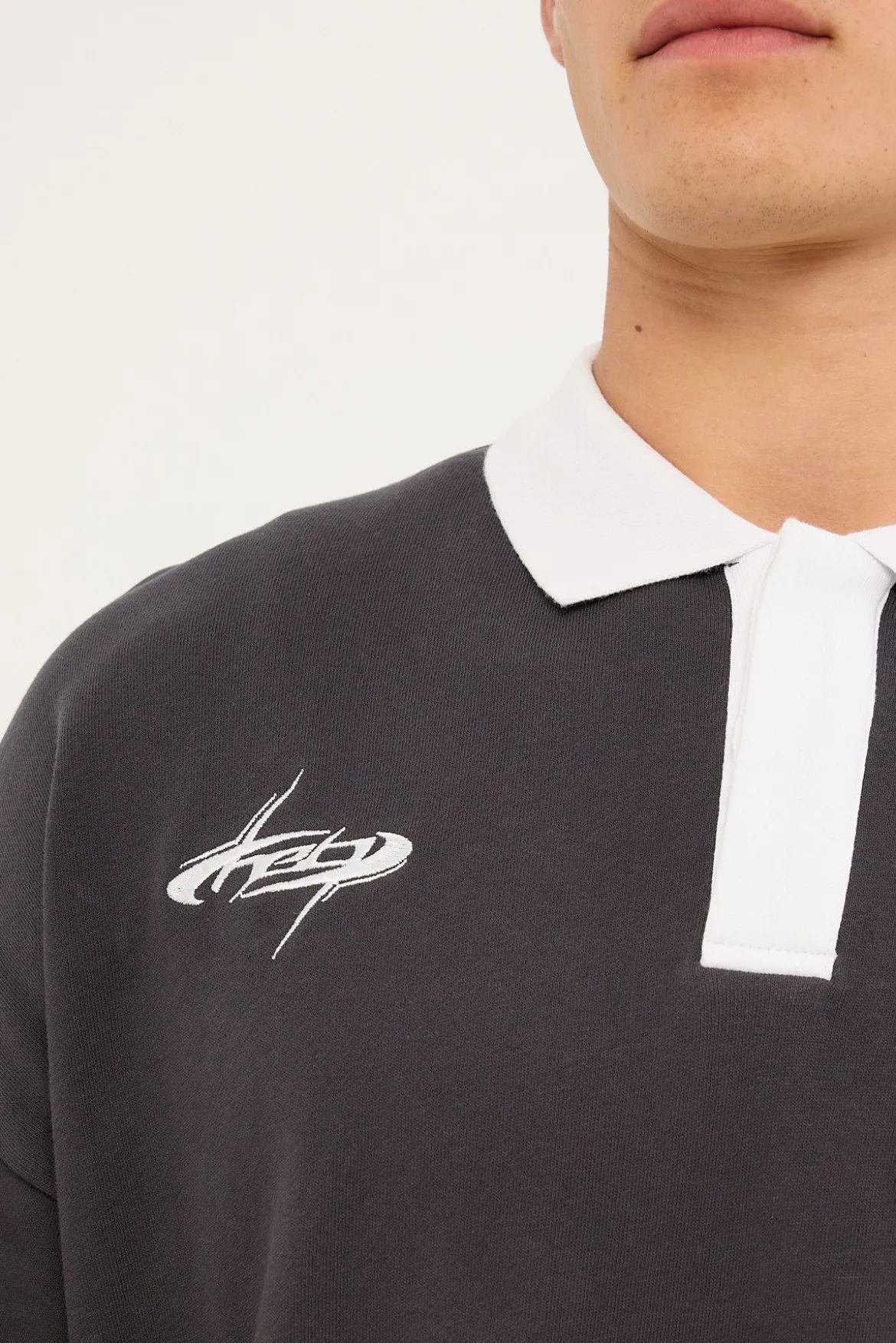 Stratus Cropped Rugby Polo Asphalt
