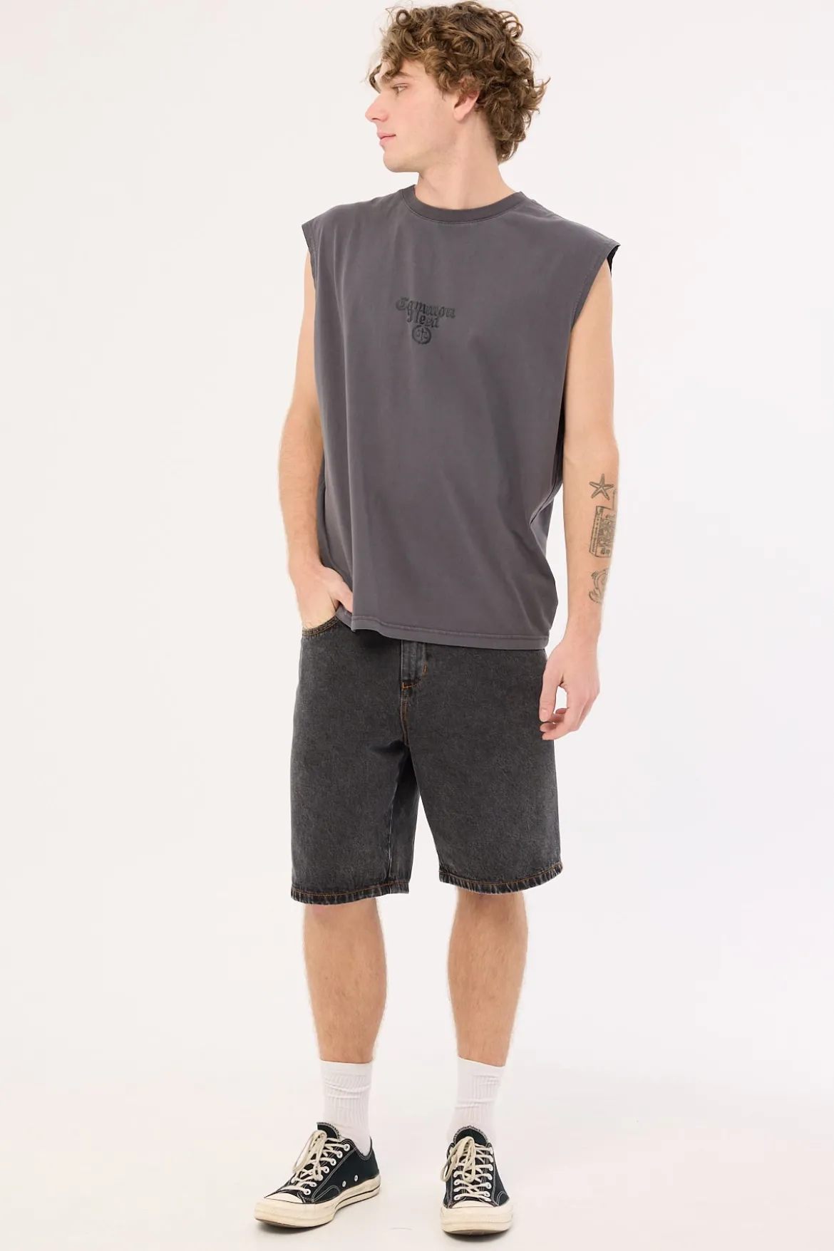 Themis Muscle Tank Washed Black