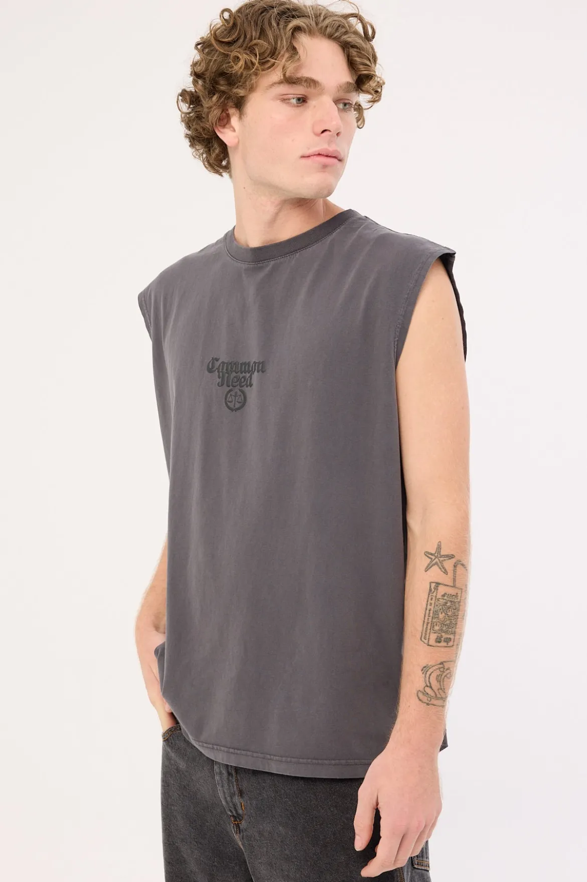 Themis Muscle Tank Washed Black