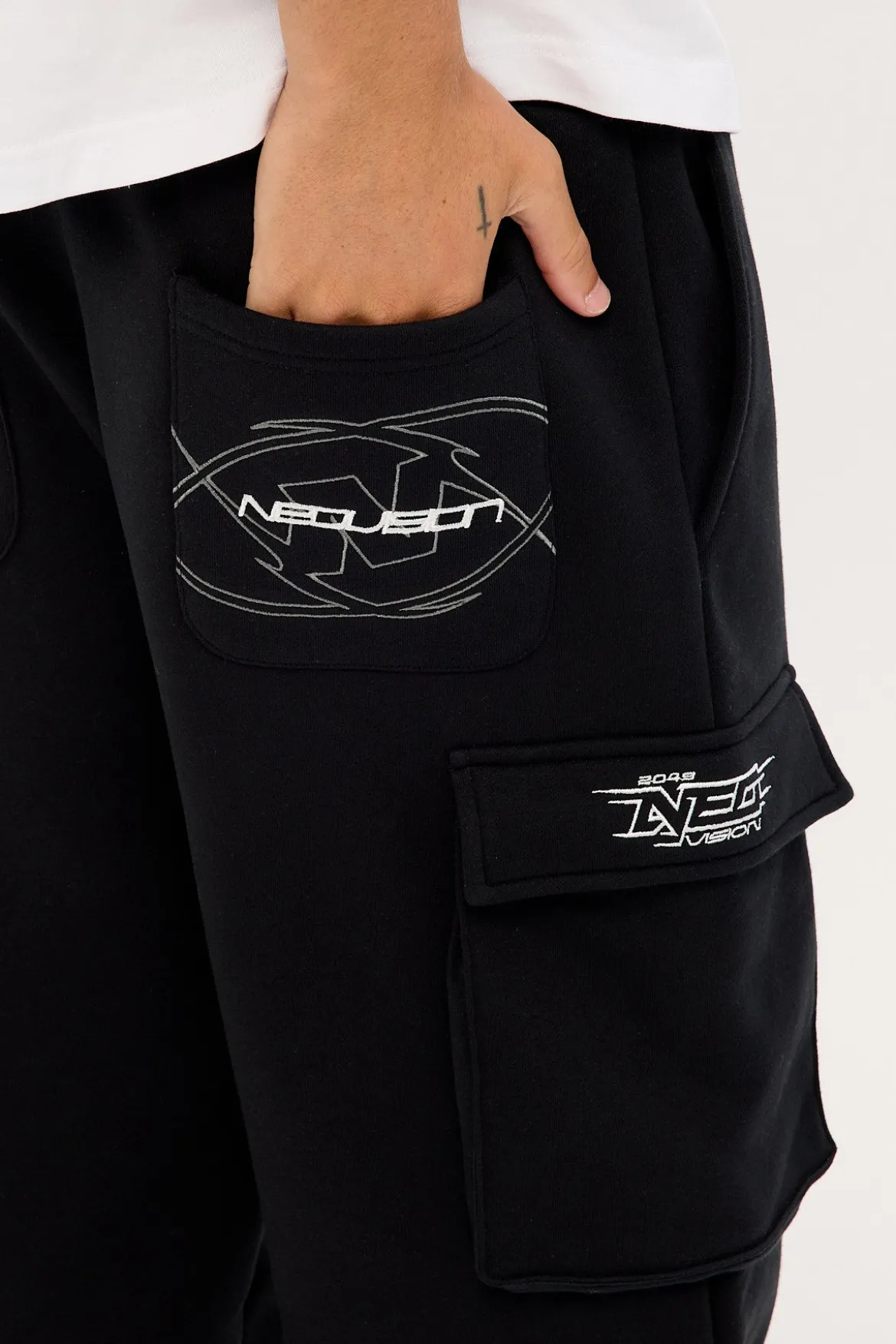 Thrash Baggy Elastic Cuff Sweat Pant Black