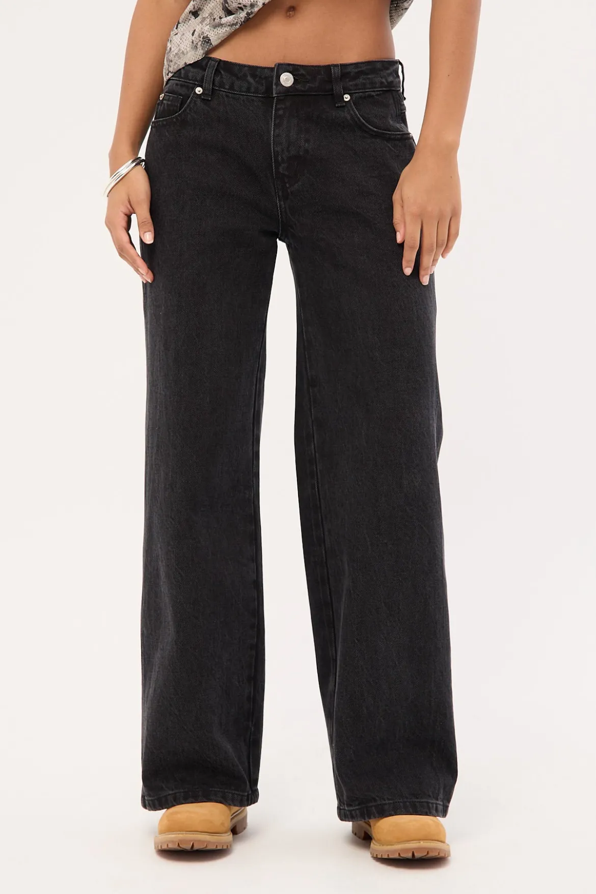 Torn Instinct Low Baggy Jean Washed Black