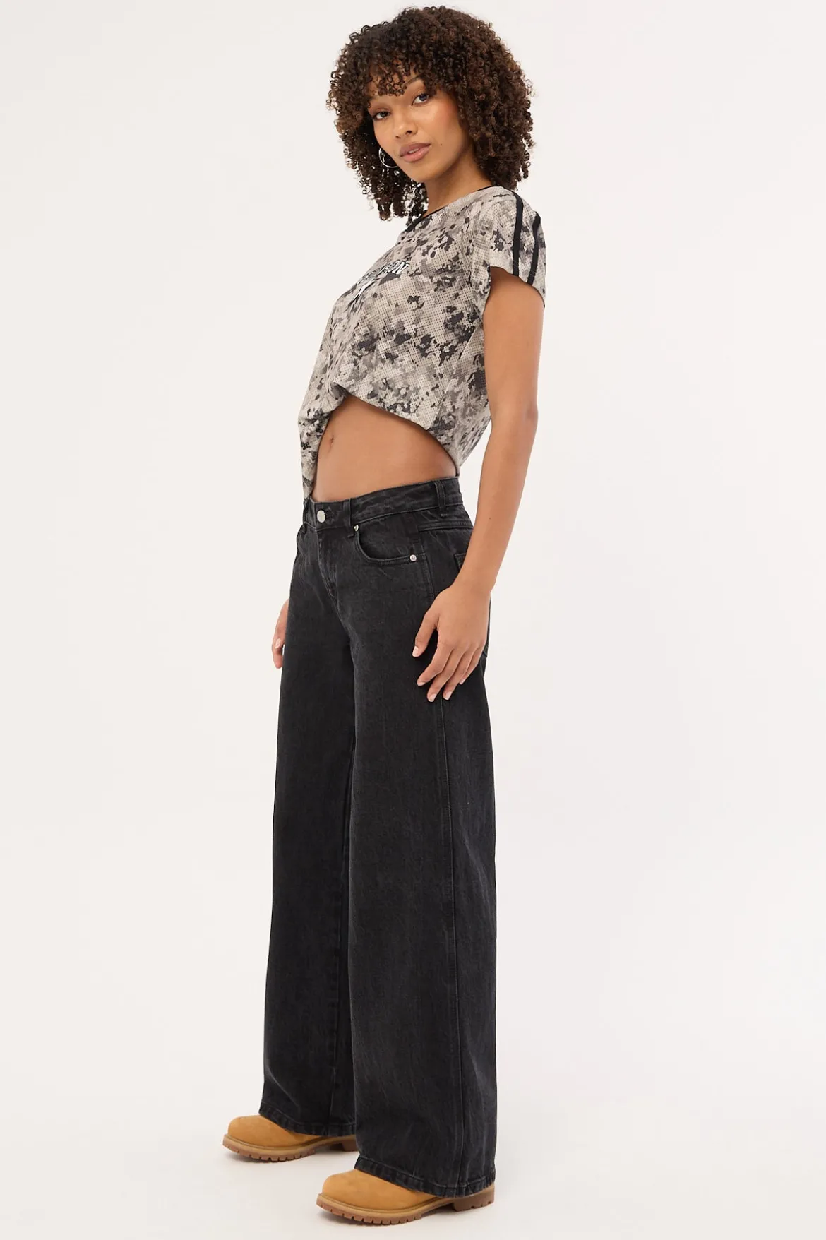 Torn Instinct Low Baggy Jean Washed Black