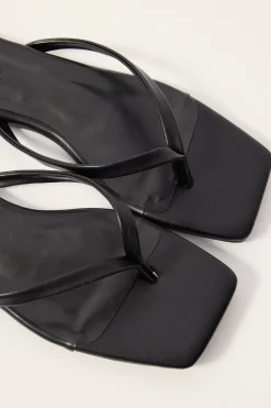 Tove Slide Black