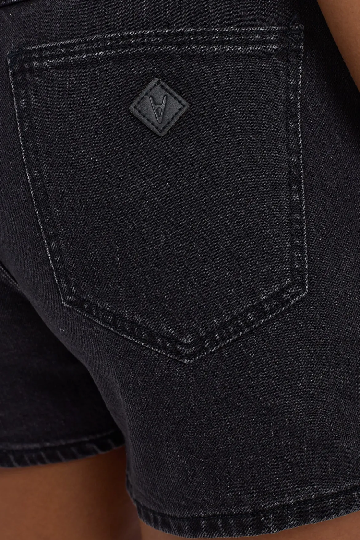 Venice Short Charo Black Charo Black