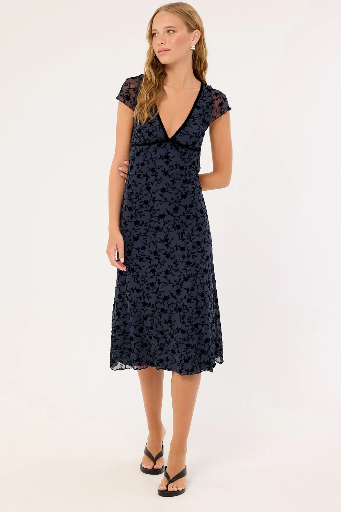 Vilinia Midi Dress Pretty Petal Flock Black